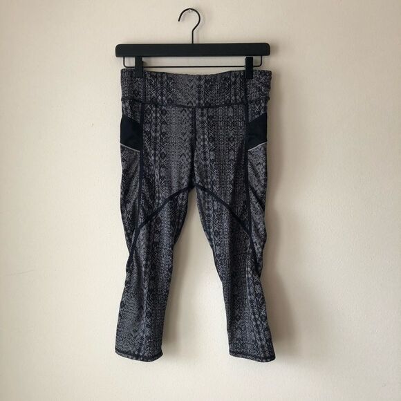 Athleta Grey&Black Capri Patterned Leggings - Picture 1 of 10